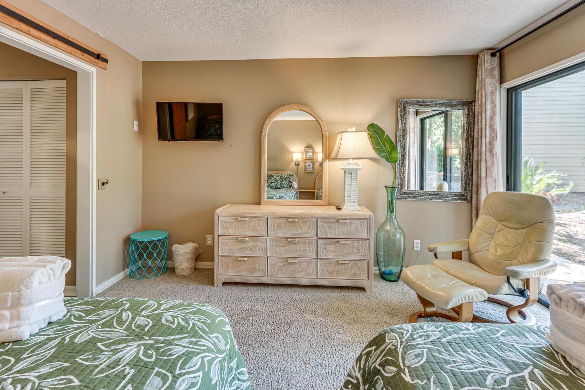 Modern Hilton Head Retreat Walk To Beach And Golf! ฮิลตันเฮดไอส์แลนด์ ภายนอก รูปภาพ