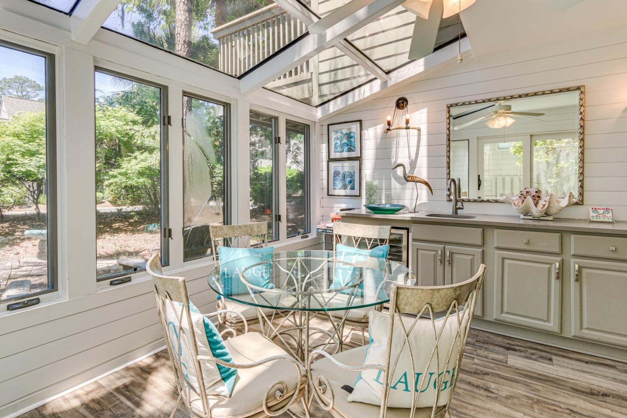 Modern Hilton Head Retreat Walk To Beach And Golf! ฮิลตันเฮดไอส์แลนด์ ภายนอก รูปภาพ
